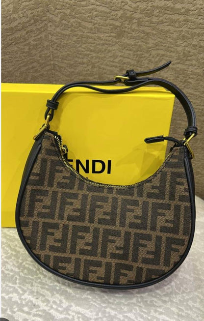 FENDI
 WITH BOX 
120 dhs🇦🇪🇦🇪

Zain169
♥️♥️♥️