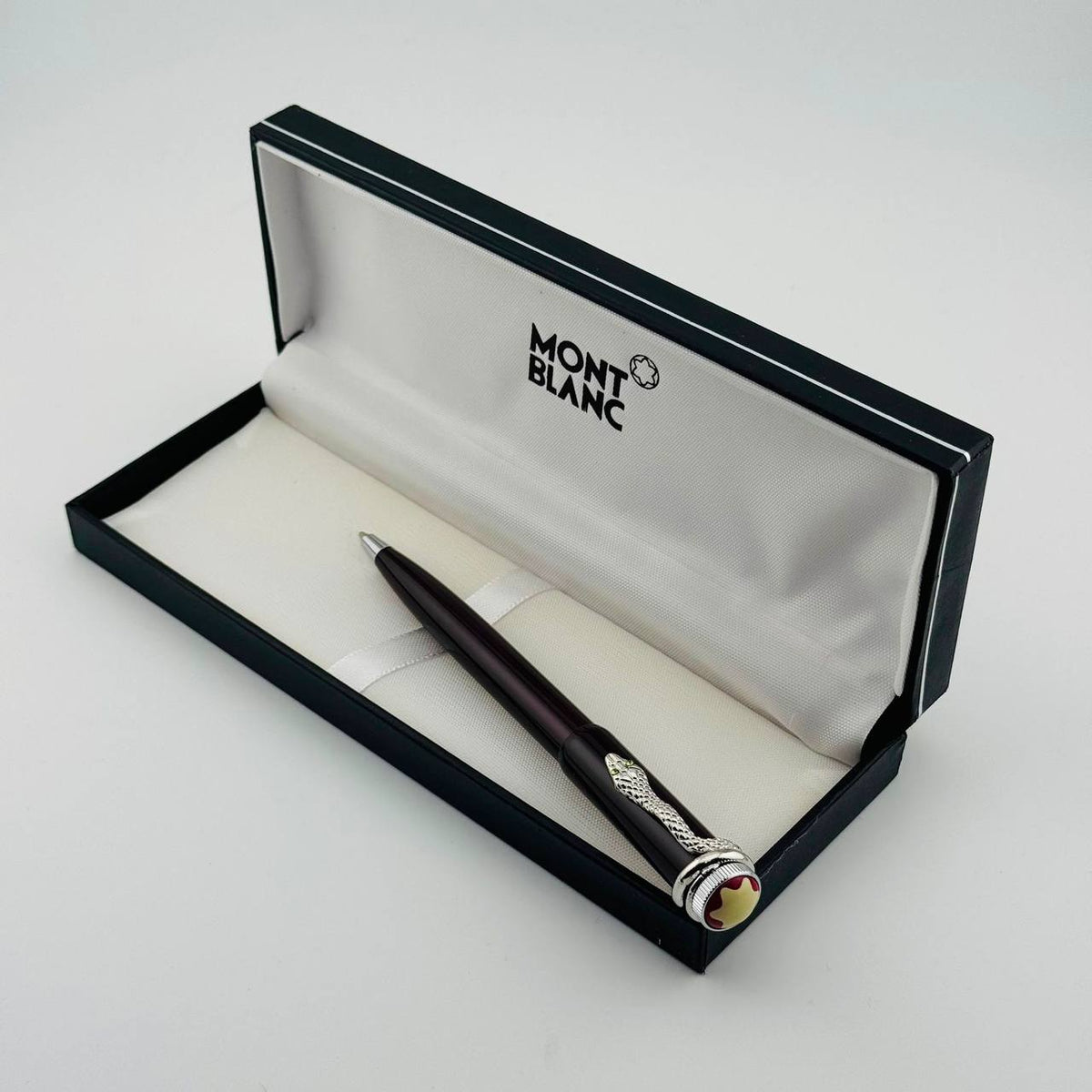 Mont blanc

55 dhs🇦🇪
Zain182
♥️♥️♥️