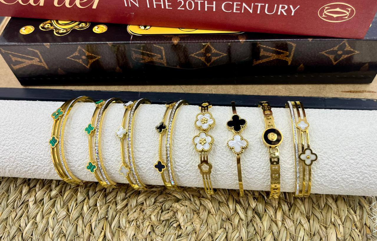 BANGLE’S
New Arrival 🍃
20 dhs🪙🌨️

Zain263
♥️♥️♥️