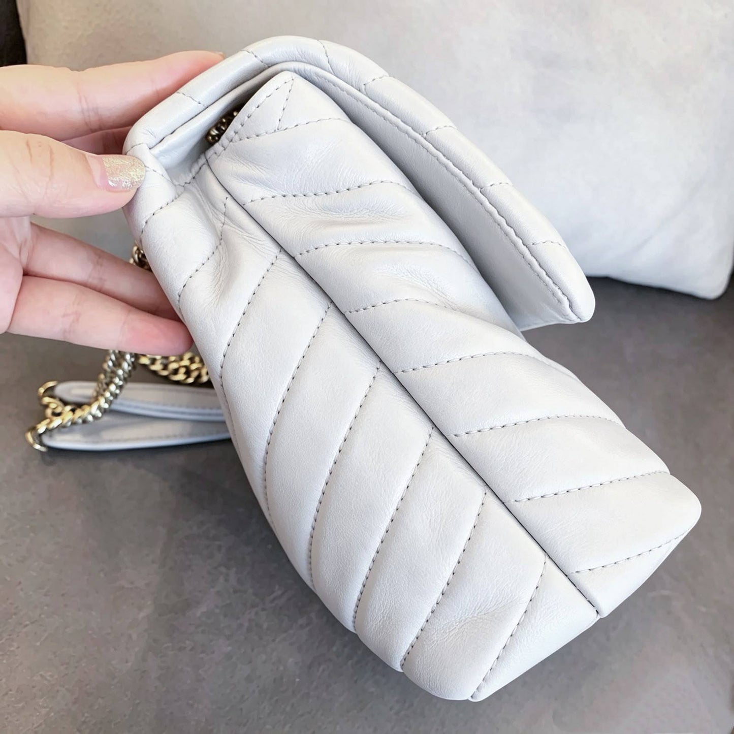 TORY BURCH 
GOOD QUALITY
 WITH BOX 
95 dhs✅

Zain295
♥️♥️♥️