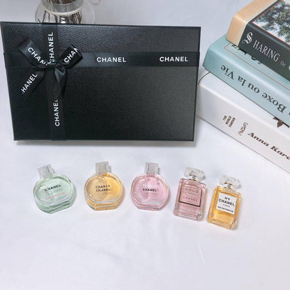 Chanel Set
5in1
50 dhs🇦🇪🇦🇪

Zain17
♥️♥️♥️