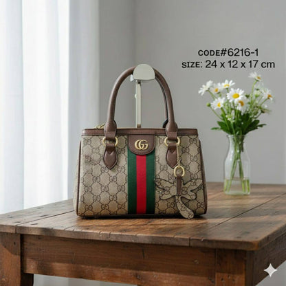 GUCCI ᴏᴘʜɪᴅɪᴀ ᴍɪɴɪ
ᴛᴏᴛᴇʙᴀɢ ɪɴ GG sᴜᴘʀᴇᴍᴇ
ᴄᴏᴀᴛᴇᴅ ᴄᴀɴᴠᴀs ᴍᴀᴛᴇʀɪᴀʟ
sɪɢɴᴀᴛᴜʀᴇ ɢʀᴇᴇɴ & ʀᴇᴅ ᴡᴇʙ sᴛʀɪᴘᴇ
ᴡɪᴛʜ ᴛᴡɪʟʟʏ 🎗️ ᴀɴᴅ ʟᴏɴɢ ʙᴇʟᴛ
3 ᴄᴏᴍᴘᴀʀᴛᴍᴇɴᴛ ɪɴsɪᴅᴇ
sɪᴢᴇ / 24 cm

70 dhs💓

Zain31
♥️♥️♥️