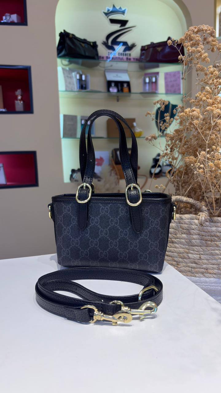 Gucci

100 dhs💓

Zain39
♥️♥️♥️