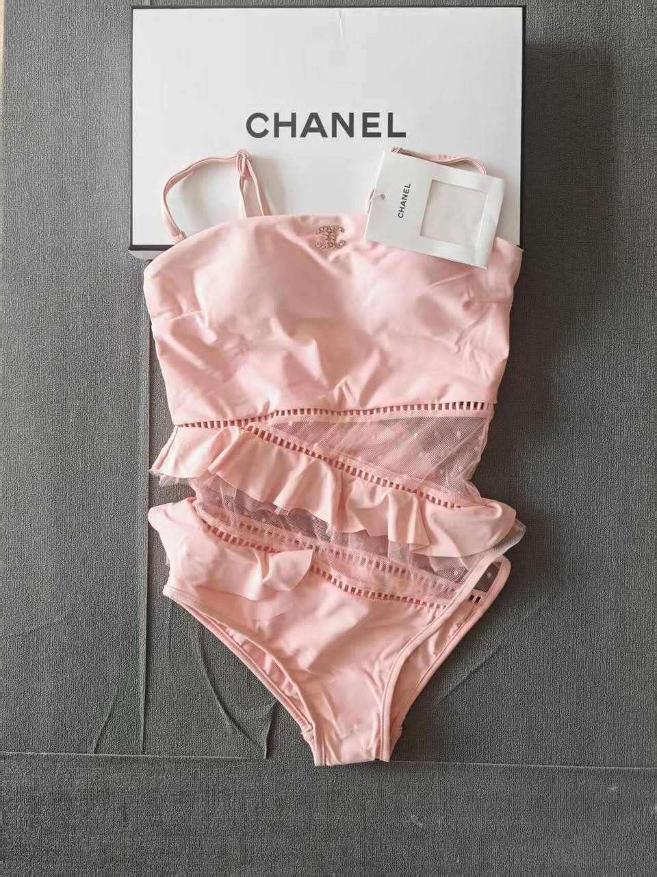 CHANEL
Women’s Swimsuit
Master Quality 
SMLXL
280 dhs✅

Zain276
♥️♥️♥️