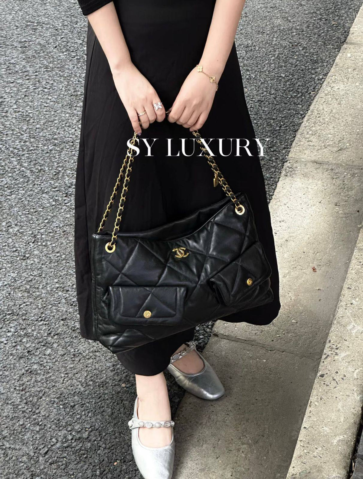CHANEL 

NEW CAME 

GOOD QUALITY
115 dhs🇦🇪🇦🇪

Zain295
♥️♥️♥️