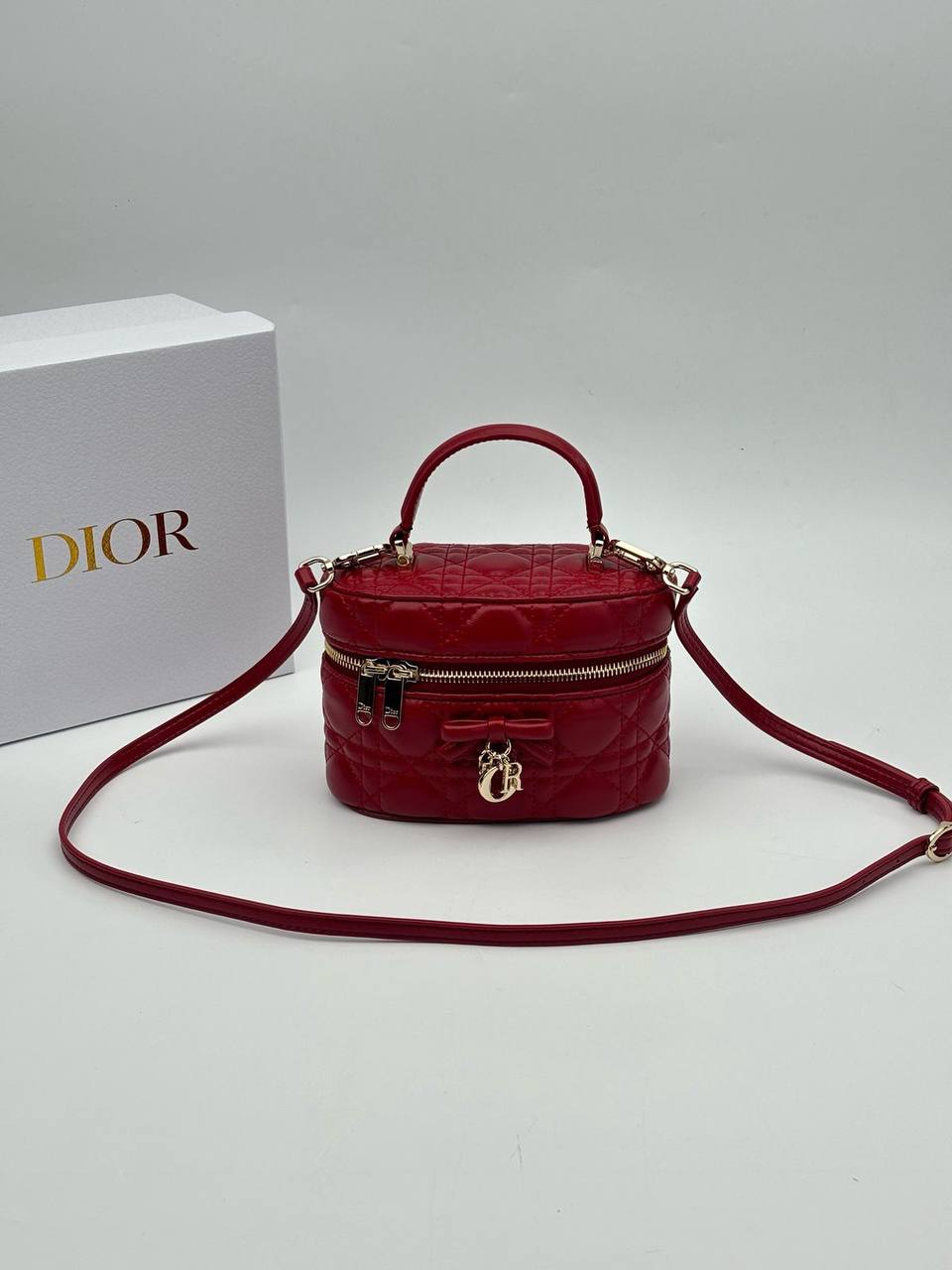 Dior  
Master🌺
Size:17cm  
250 dhs✅

Zain114
♥️♥️♥️