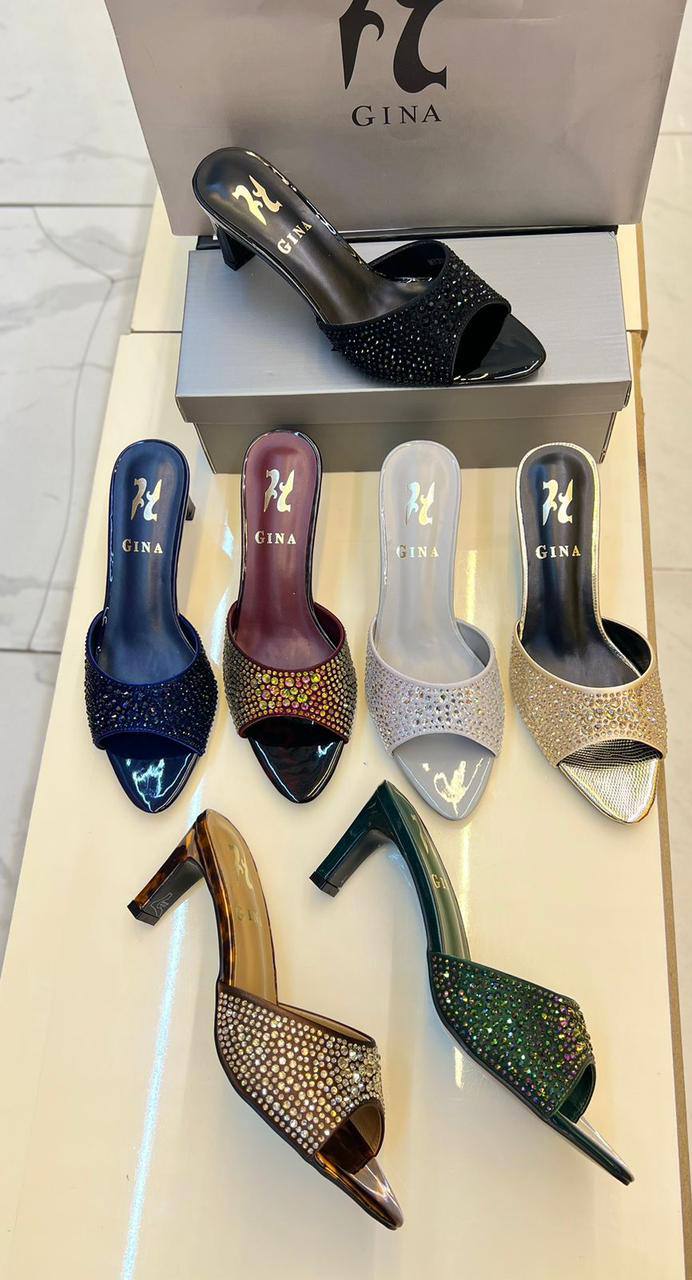 GINA 
Size 36-41  
140 dhs✅

Zain88
♥️♥️♥️