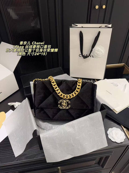 Chanel
Master
Velvet Material
250 dhs🪙

Zain228
♥️♥️♥️