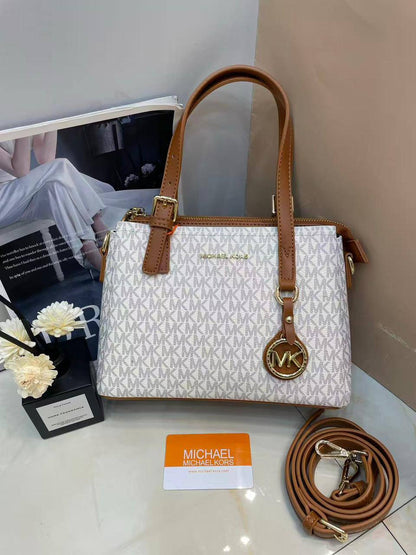 MK
115 dhs✅
Size 25cm🥰

Zain161
♥️♥️♥️