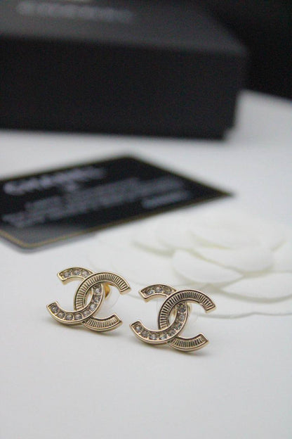 Accessories
55 dhs❤️

Zain122
♥️♥️♥️