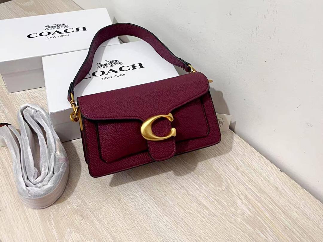 Coach
95 dhs❣️ 
high quality 

With box
🎁🎁🎁

22cm

Zain26
♥️♥️♥️