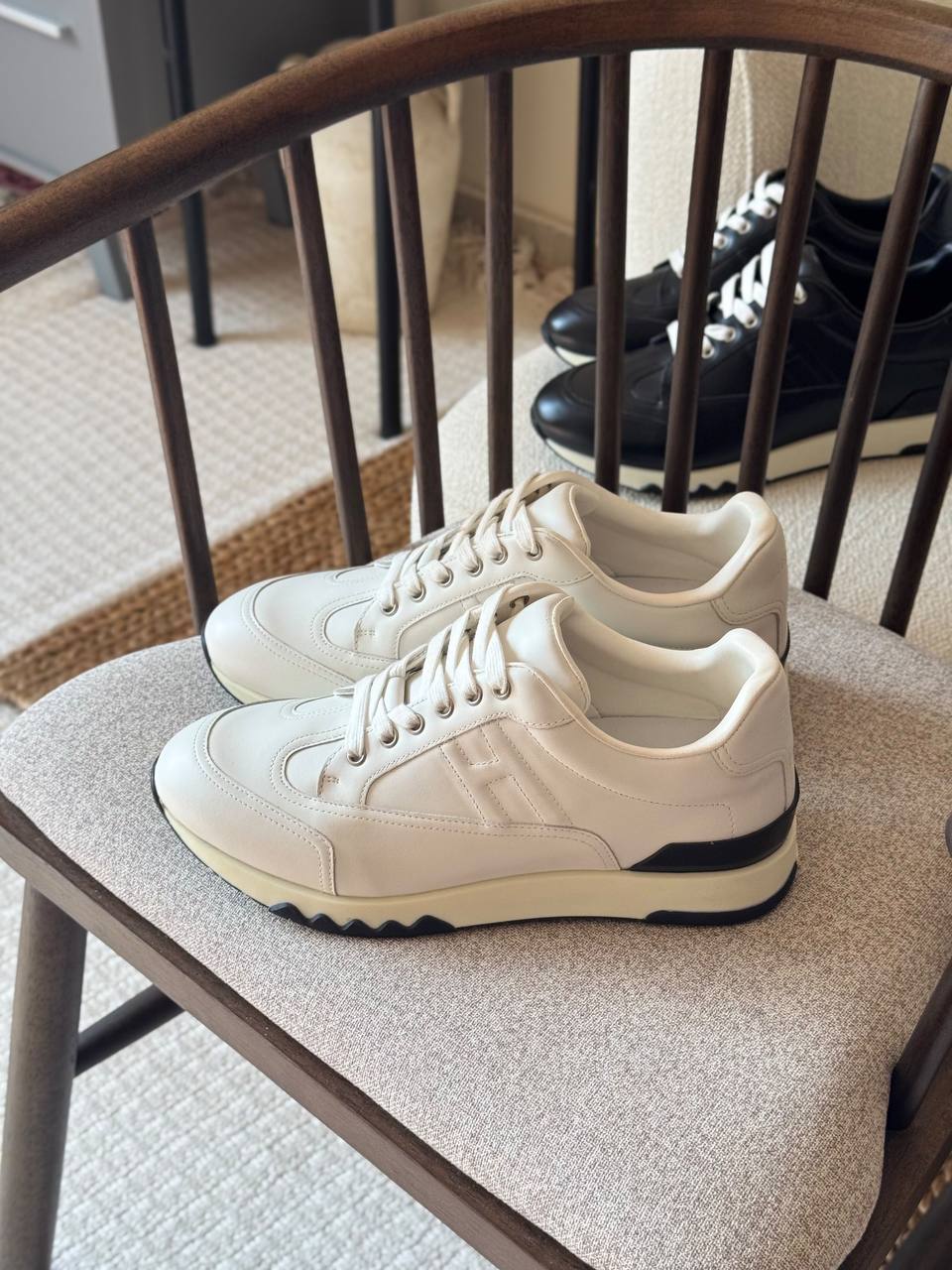 HERMES

bouncing sneaker

TOP QUALITY
size: 40 to 46

530 dhs🇦🇪🇦🇪🇦🇪
Zain185
♥️♥️♥️