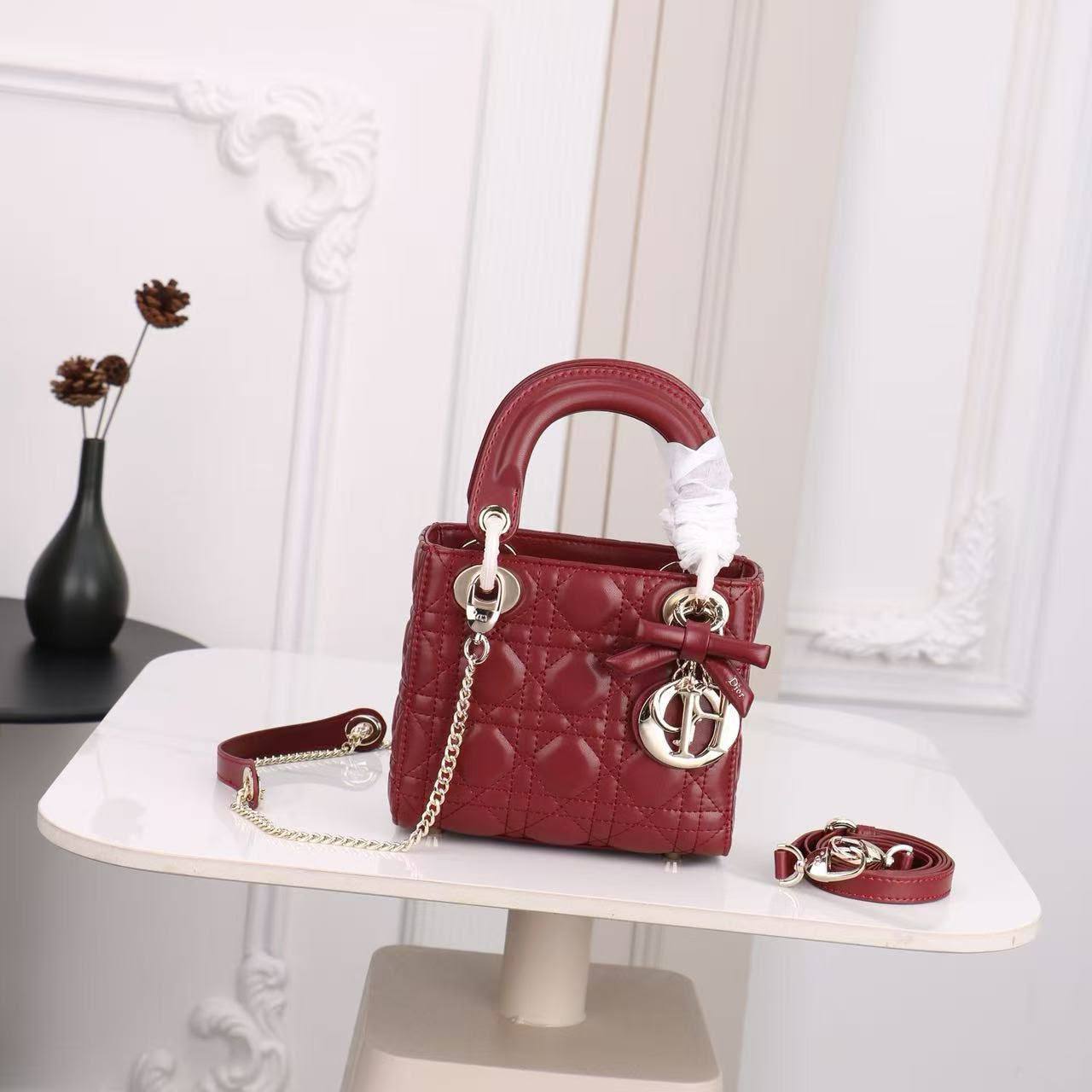 Dior
Master🌺🌺
280 dhs✅

Zain141
♥️♥️♥️