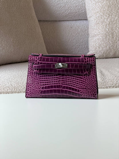 Hermes
pochette 21cm

master quality
with box 📦 
600 dhs🇦🇪🇦🇪

Zain52
♥️♥️♥️