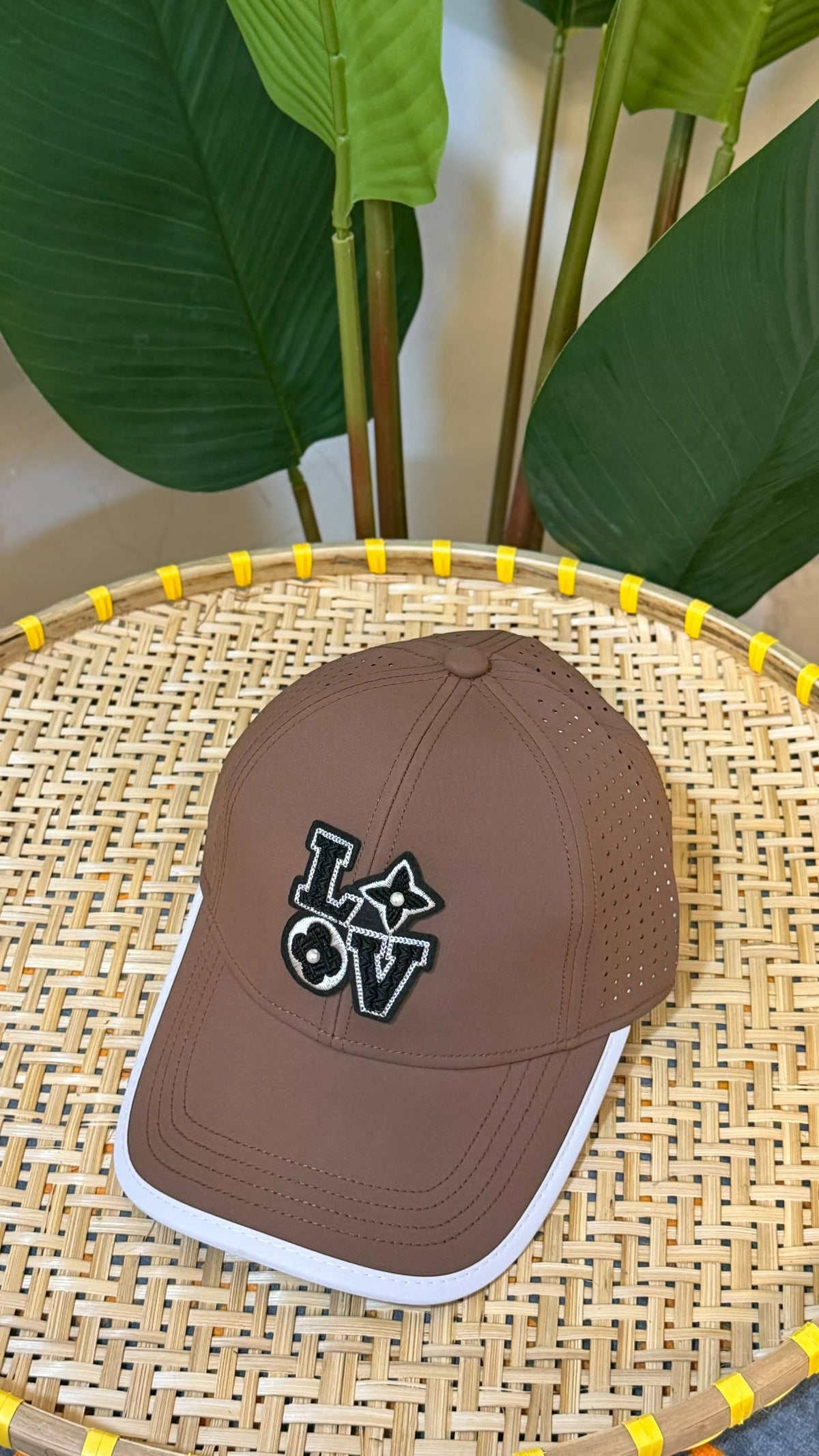 LV cap

VVIP QUALITY

180 dhs🇦🇪🇦🇪

Zain281
♥️♥️♥️