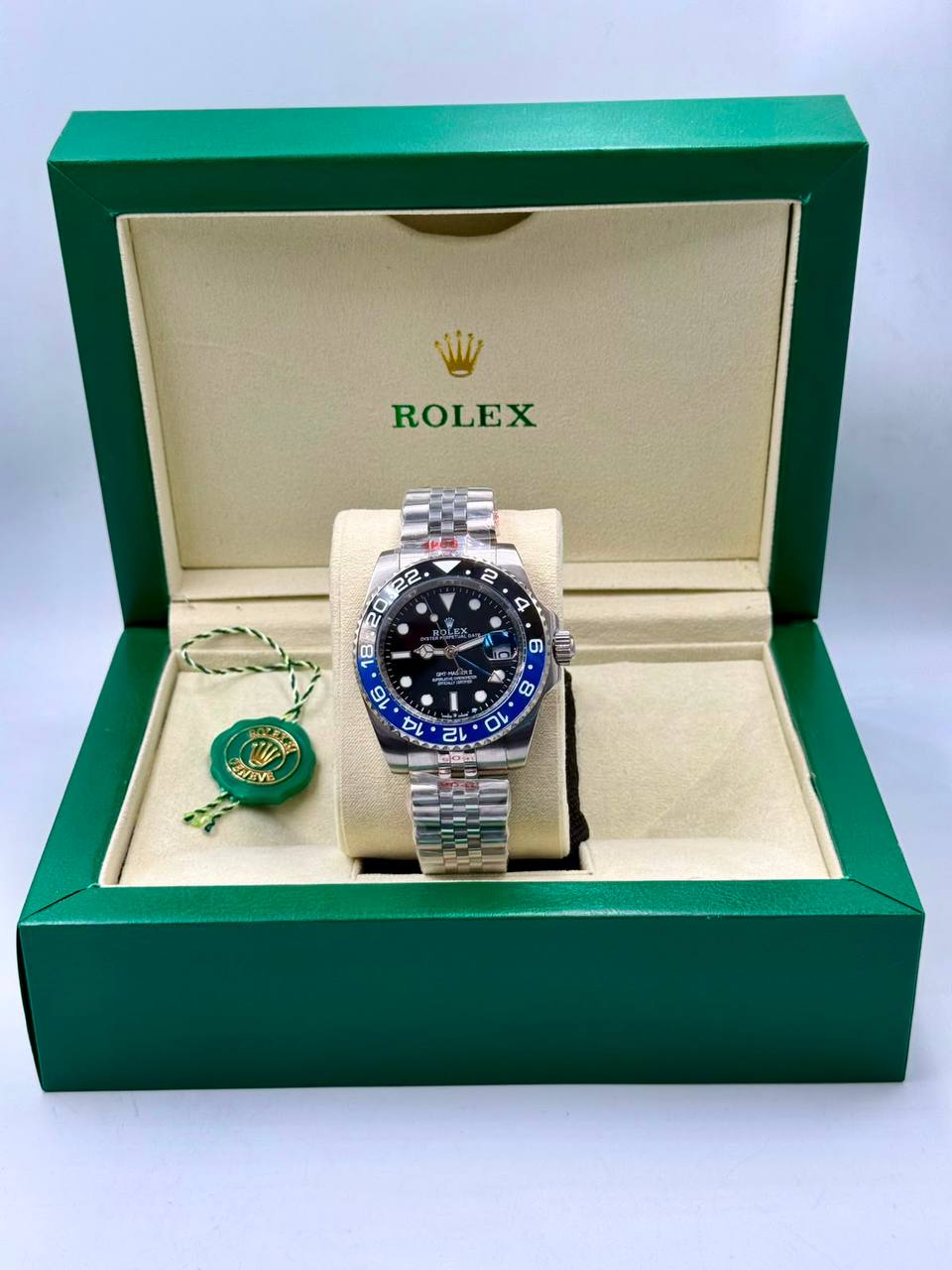 Rolex Men Master quality
*Automatic*
240 dhs✅

Zain08
♥️♥️♥️