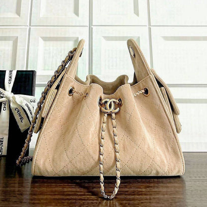 CHANEL 
HIGH QUALITY 
120 dhs✅
SIZE : 28cm

Zain39
♥️♥️♥️