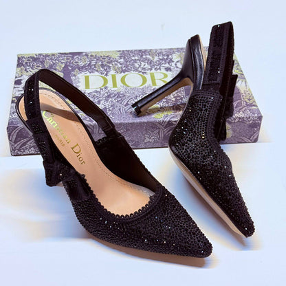 New Came😍

Dior Heel
115 dhs🇦🇪🇦🇪

Size:36-41

Withbox & paper Bag

Zain40
♥️♥️♥️