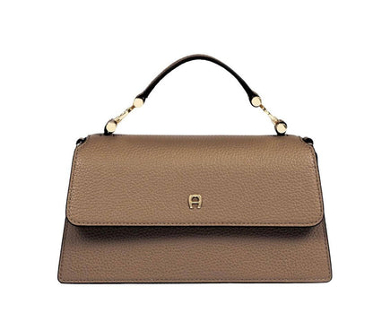 Aigner 

105 dhs🪙🖤
high quality 

With box   
🎁🎁🎁

22cm

Zain26
♥️♥️♥️