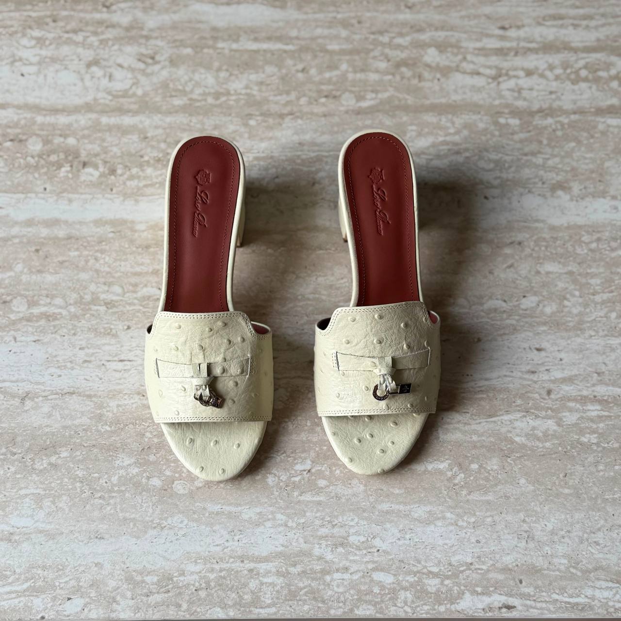 Loro Piana
AA Quality
Size 36 to 41
550 dhs🇦🇪🇦🇪

Zain288
♥️♥️♥️
