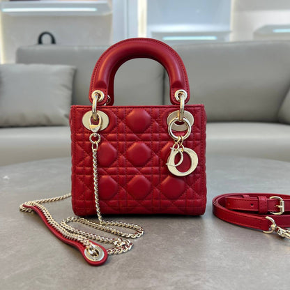 DIOR
Best quality with box
110 dhs💓
size 17CM

Zain290
♥️♥️♥️