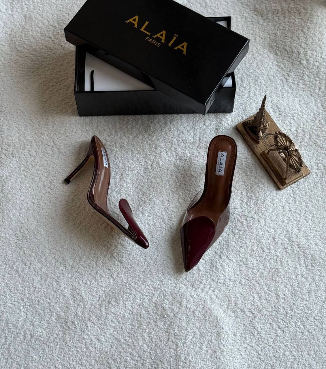 New. Alaia  heel 

  Size  .  36.  to 41

100 dhs✅

Zain80
♥️♥️♥️