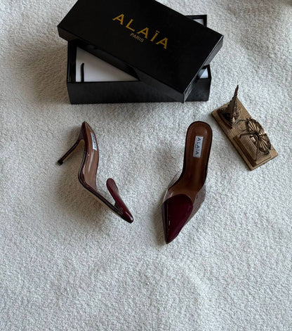 New. Alaia  heel 

  Size  .  36.  to 41

100 dhs✅

Zain80
♥️♥️♥️