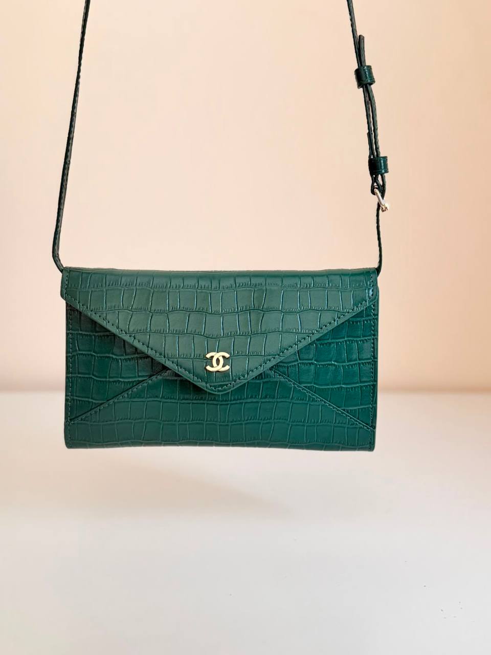 Chanel

240 dhs🇦🇪🇦🇪

Zain134
♥️♥️♥️