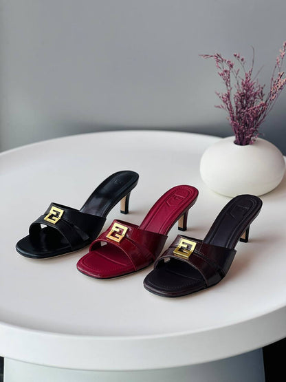 Fendi
Size 36_41
Super high quality* 
450 dhs🪙🌨️

Zain176
♥️♥️♥️