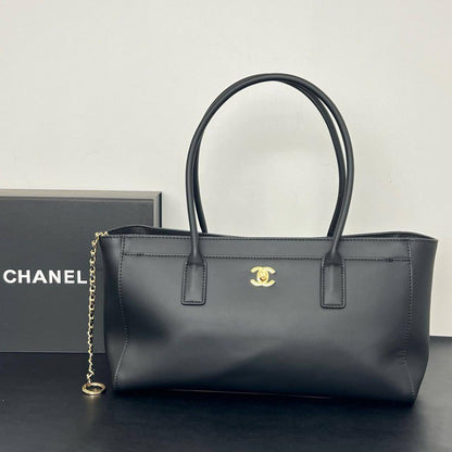 Chanel
Master
35cm🫶🏼🫶🏼
330 dhs✅

Zain297
♥️♥️♥️