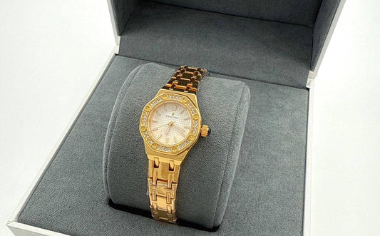 Mini size ladies watch 
55 dhs🪙🌨️

Zain45
♥️♥️♥️