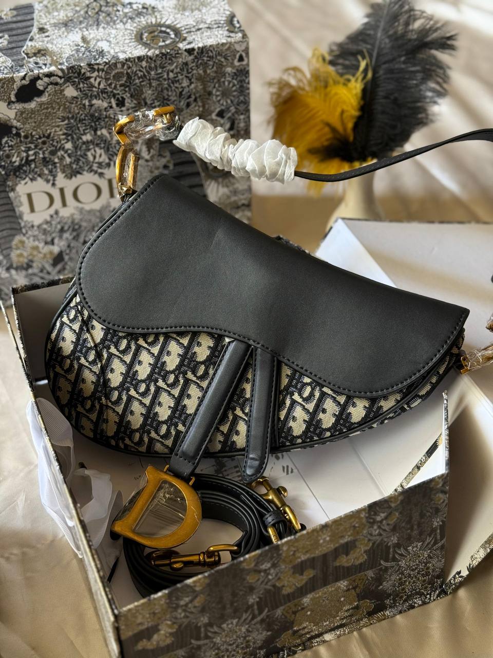 DIOR
25cm
330 dhs✅
Top quality 
With box🎁

Zain167
♥️♥️♥️