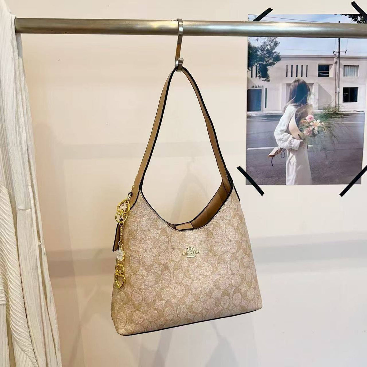Coach

85 dhs🇦🇪🇦🇪
No box

Zain219
♥️♥️♥️