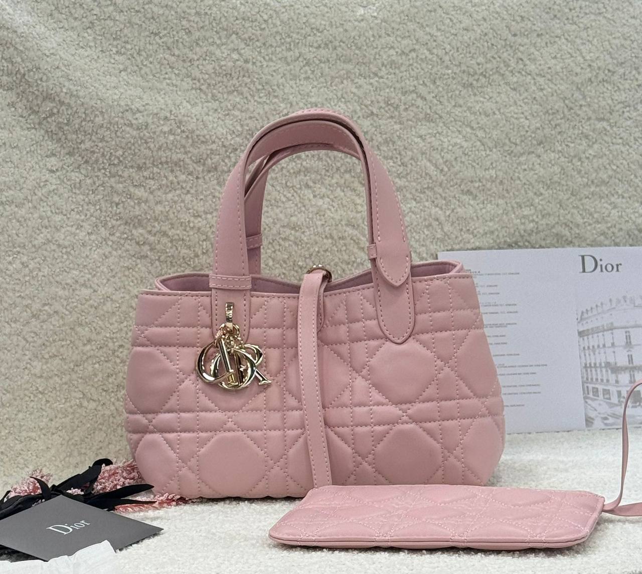 Dior 
Master🌺🌺
23Cm 

With Box
🎁🎁🎁

320 dhs✅

Zain131
♥️♥️♥️