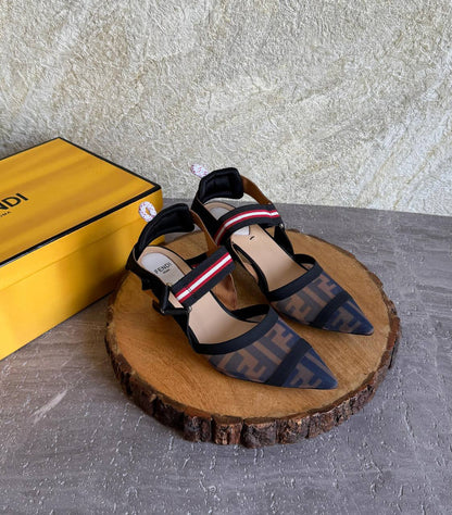 FENDI 
SuperMaster Quality 💯
450 dhs🇦🇪🇦🇪
Size: 36 -41 💥

Zain171
♥️♥️♥️