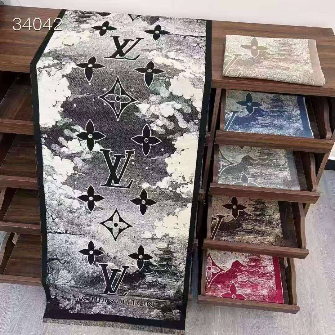 Scarf
40 dhs💓

Zain200
♥️♥️♥️