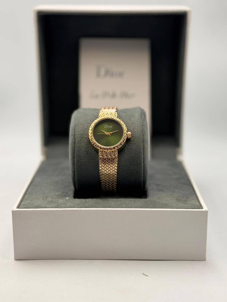 Dior Ladies 
55 dhs🪙💚

Zain08
♥️♥️♥️