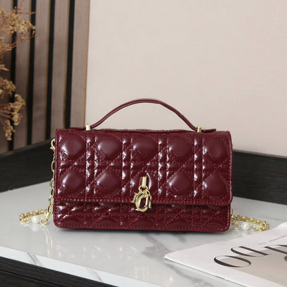 Dior
with box🎁🎁🎁
95 dhs✅

Zain143
♥️♥️♥️