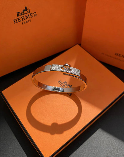 HERMES MASTER 
BANGLE 💫✨
WITH BOX AND PAPER BAG🛍️🎁
80 DHS🌺

Zain89
♥️♥️♥️