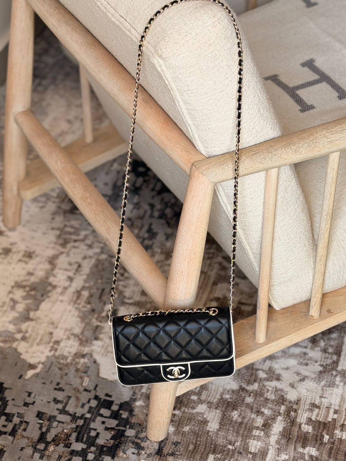 CHANEL  
SUPER MASTER QUALITY 
AVAILABLE 

For Price 👇 WhatsApp✅
0568585901 
0507557372
0552275751 Owner Zain 👌

Zain307
♥️♥️♥️