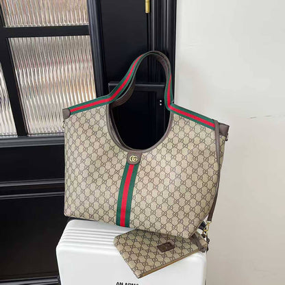 Gucci

95 dhs✅

size 50×29×13cm

Zain42
♥️♥️♥️