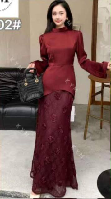 Silk  and lace dress set 
Free size 
100 dhs🇦🇪🇦🇪

Zain17
♥️♥️♥️