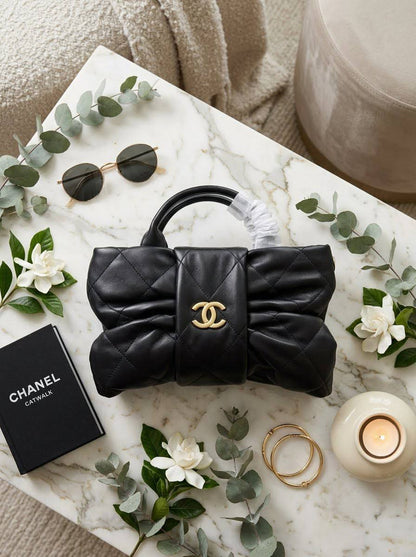 Chanel

90 dhs

With box

Zain72
♥️♥️♥️