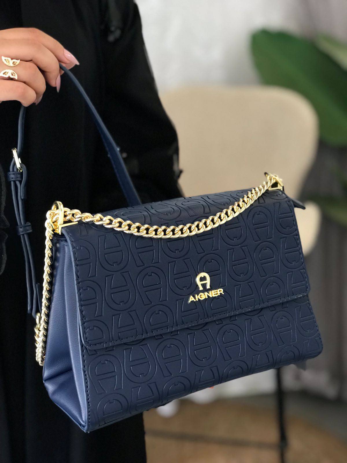 Aigner 
110 dhs✅

Zain299
♥️♥️♥️