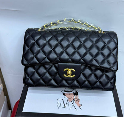 Chanel
New arrival 
Size 25cm
110 dhs🇦🇪🇦🇪🇦🇪

With box 🔥📦🔥

Zain70
♥️♥️♥️