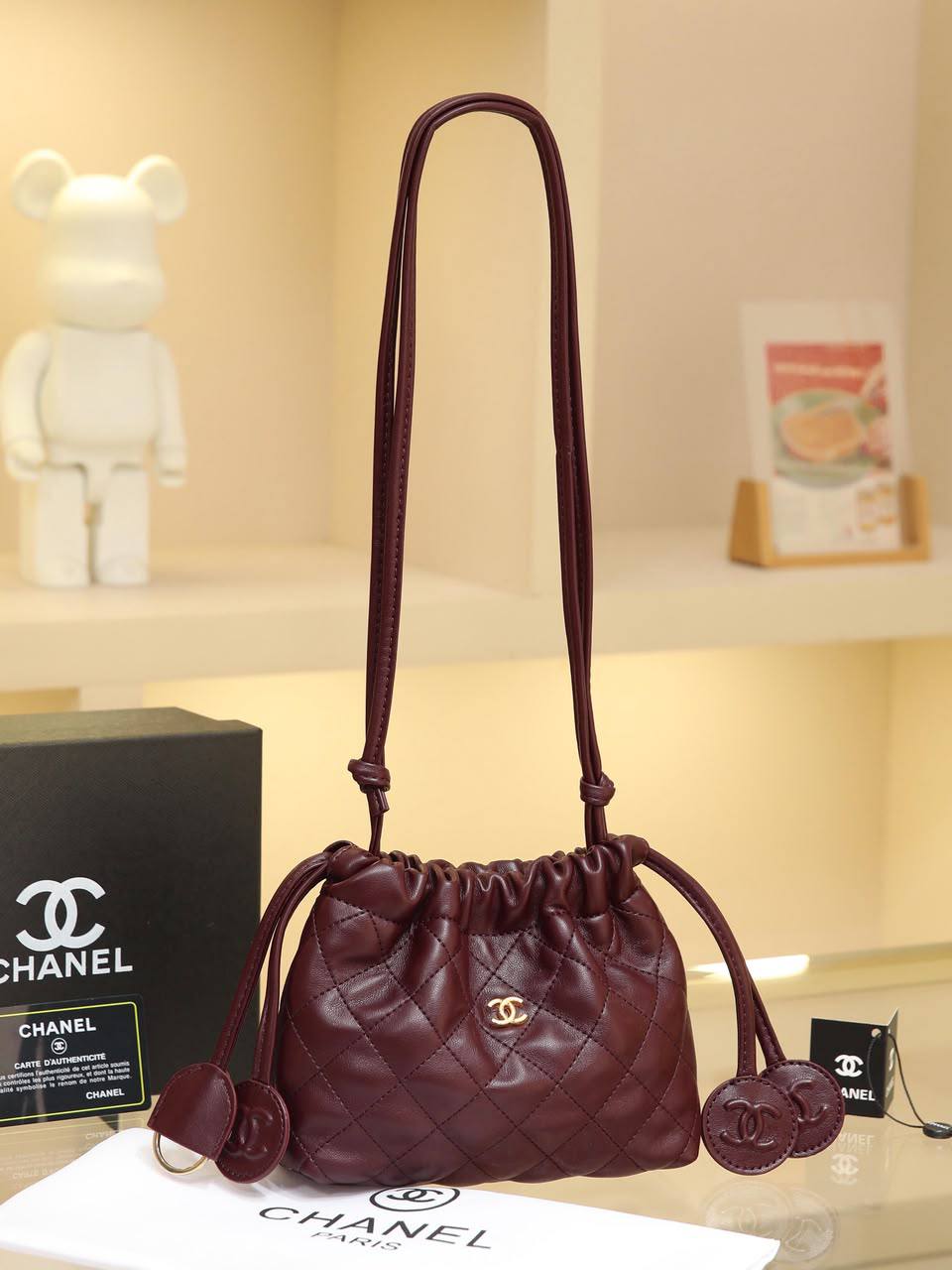Chanel
95 dhs🇦🇪🇦🇪
with box

Zain38
♥️♥️♥️