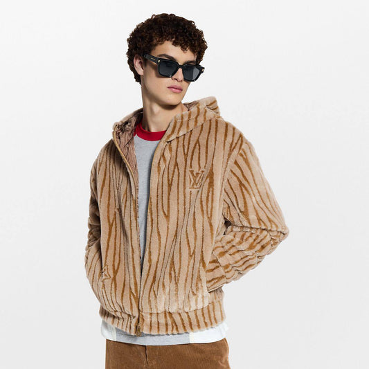 *LV*
Men’s Jacket
Master Quality 
SMLXLXXL
800 dhs🪙🌨️

Zain276
♥️♥️♥️