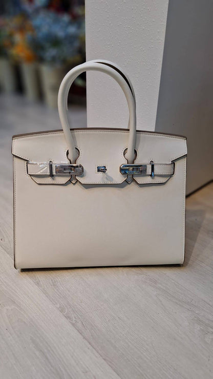 HERMES 
New material 
30cm
115 dhs🪙🌨️

Zain44
♥️♥️♥️