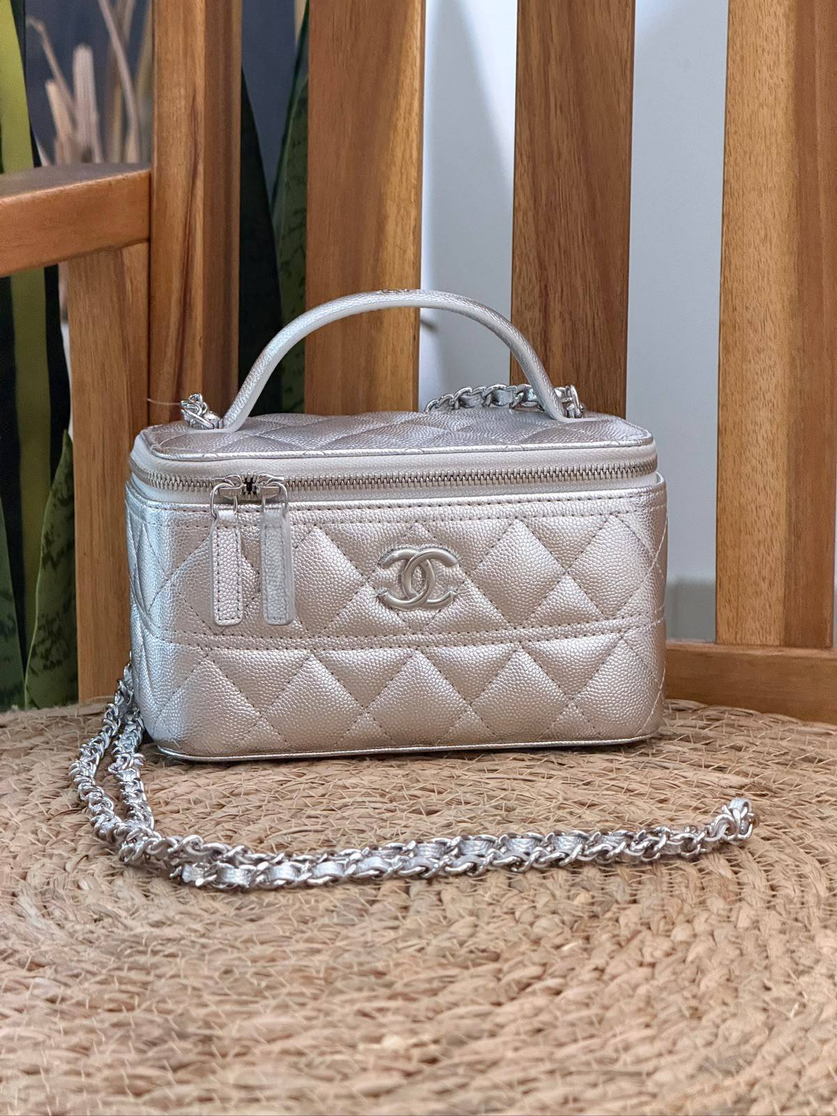 CHANEL 
Super Master Quality ⚡️
Original Packing 🎁
Size 17Cm📏
For Price 👇 WhatsApp✅
0568585901 
0507557372
0552275751 Owner Zain 👌

Zain321
♥️♥️♥️