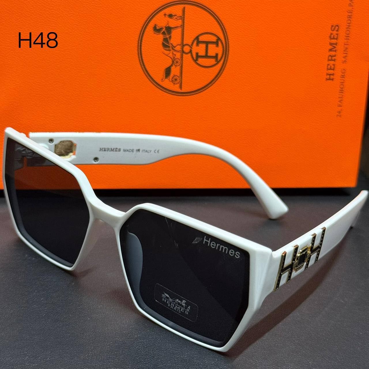 Hermes ❤️‍🔥*
Sunglasses 🕶️ 
Copy one❣️
good quality 💯
With master box 🗃️ 
50 dhs🪙🌨️

Zain216
♥️♥️♥️